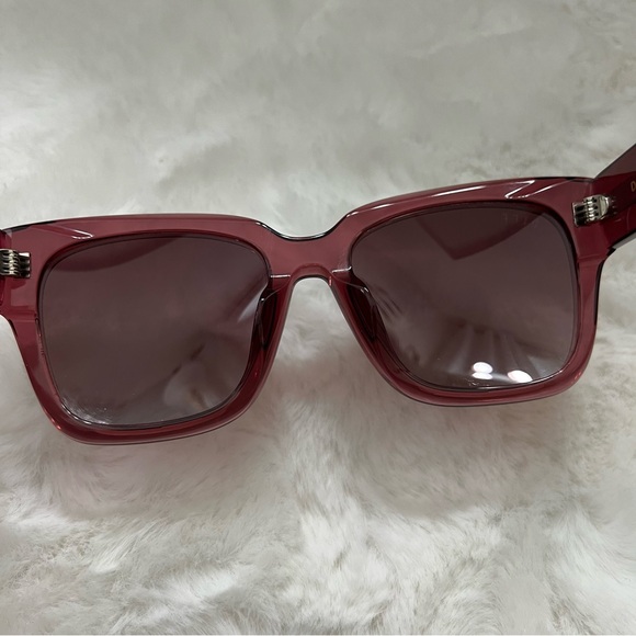DIFF Eyewear Bella II in Mulberry Wine Gradient main image 7